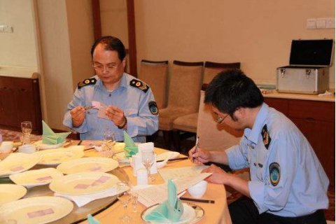 多家餐廳因為餐具不夠干凈 拾味館、老五燒烤等都上黑榜